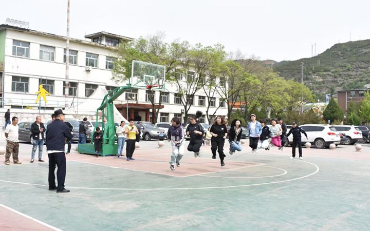 西曲跳繩.jpg