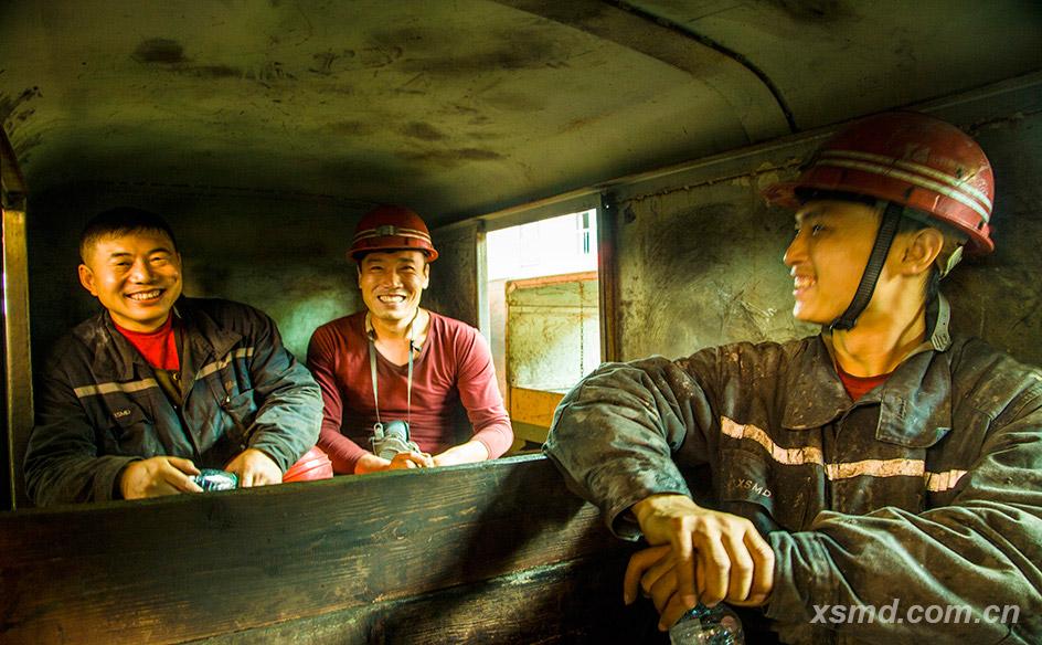 人車?yán)险掌?jpg